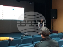 Снимка: Драматичен театър – Ловеч