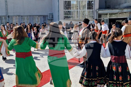 Смолян - абитуриенти - покана учители за бала