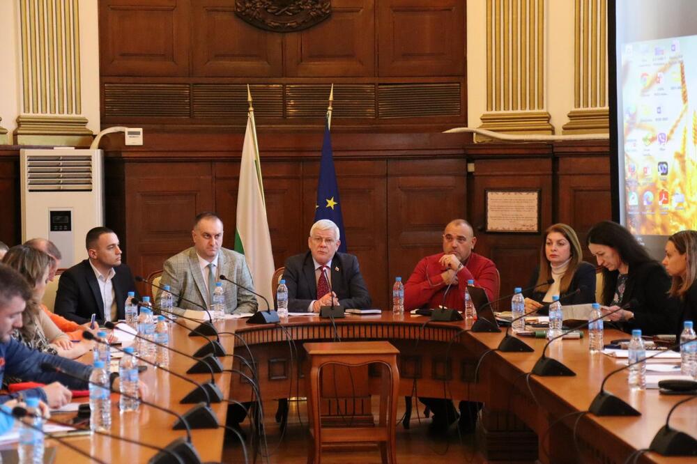 Министър Вътев: Планинските и полупланинските райони са най-благоприятните територии в страната за биоземеделие