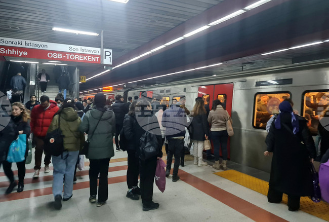 Турция - Анкара - метро - повреда
