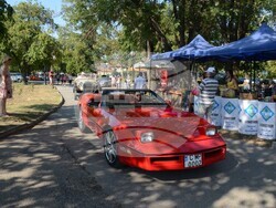 Шестото издание на ретро парад  „Vintage Vehicles Vidin“  събра във Видин стотици почитатели на стари автомобили   снимка: Община Видин