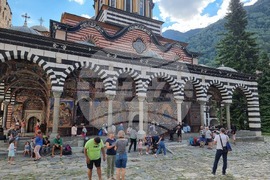 Рила - Рилски манастир - поклонници