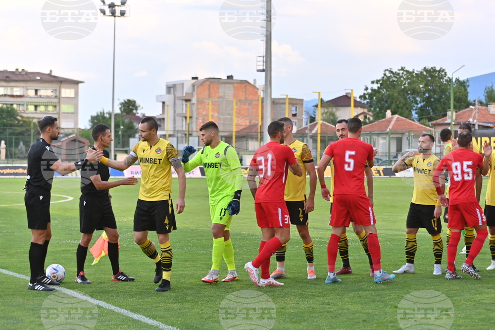 Пловдив - Футбол - Ботев (Пловдив) - Неа (Саламин)