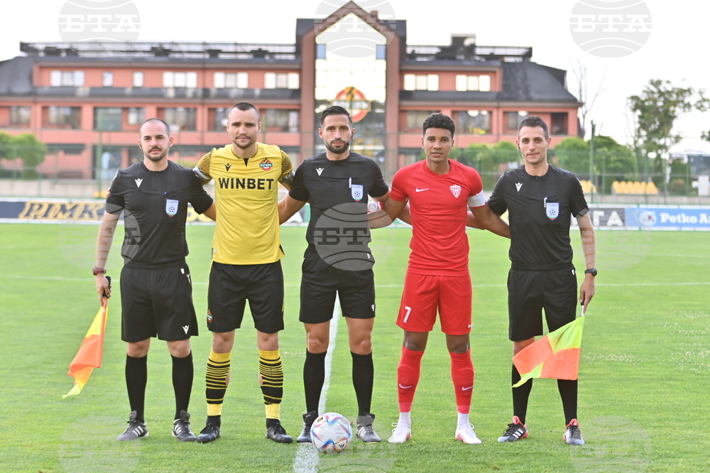 Пловдив - Футбол - Ботев (Пловдив) - Неа (Саламин)