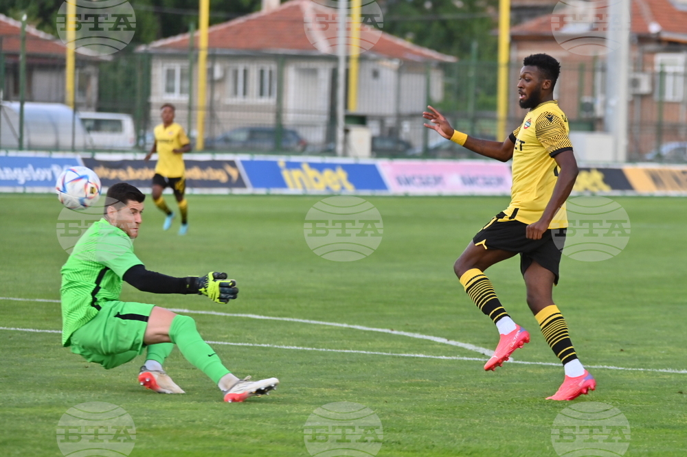 Пловдив - Футбол - Ботев (Пловдив) - Неа (Саламин)