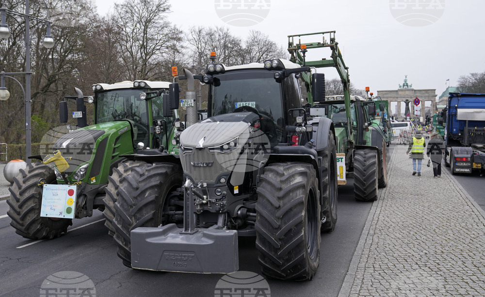 Фермери в Германия протестират срещу ниските цени на маслото и млечните продукти 