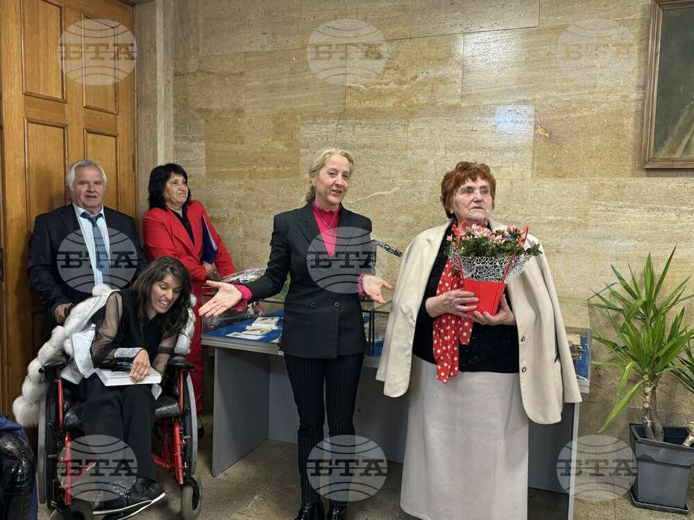 Краеведски труд за живота на писателката и общественик Лилия Димитрова беше представен в Казанлък