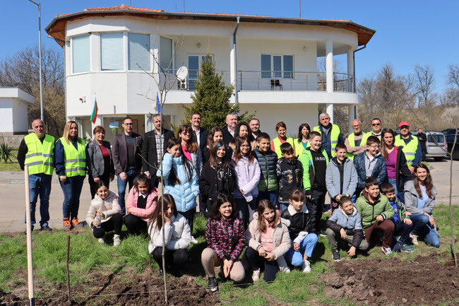 Община Хасково: Четвъртокласници ОУ „Христо Смирненски“ Хасково подкрепиха инициативата на ВиК Хасково, посветена на Световния ден на водата- 22 март
