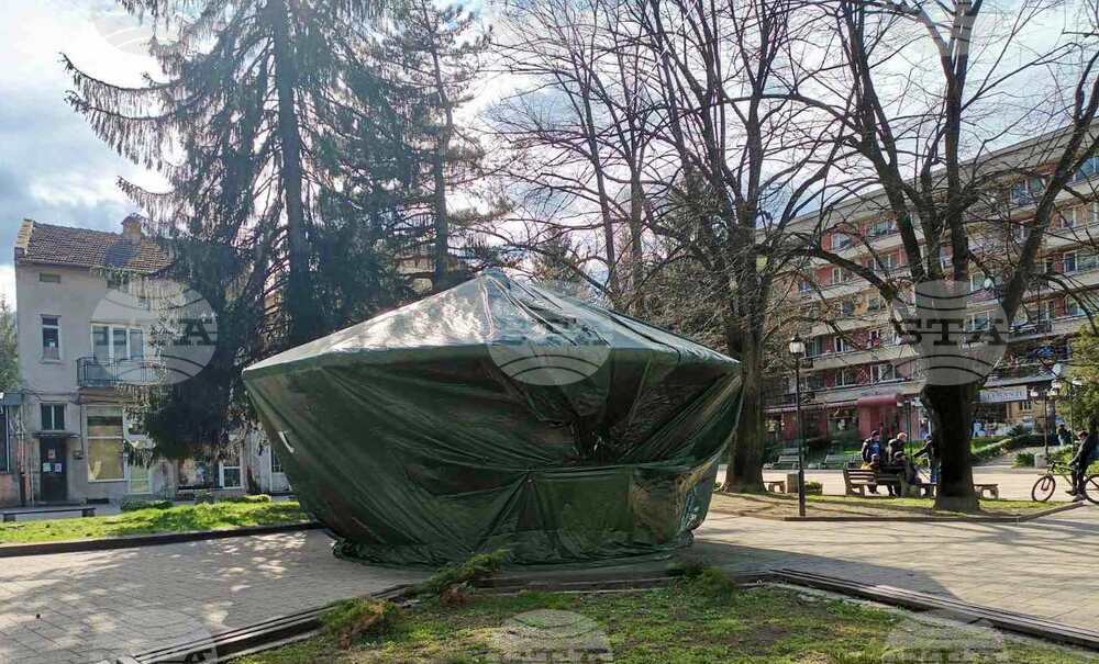 Община Етрополе ще премахне незаконен търговски обект, намиращ се в центъра на града