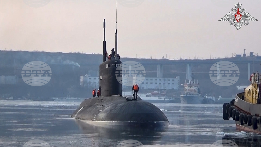 Русия отрече подводницата, изплувала на повърхността край Франция, да е имала технически проблеми