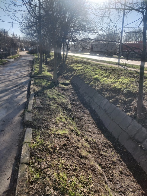 Почистиха деретата, каналите и канавките на територията на община Варна 