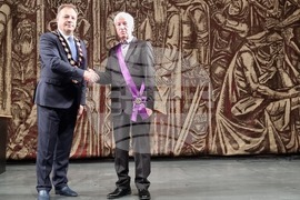 Велико Търново - почетни граждани - отличия