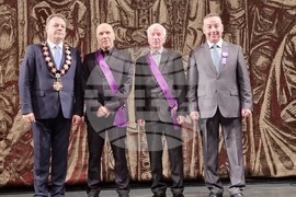 Велико Търново - почетни граждани - отличия