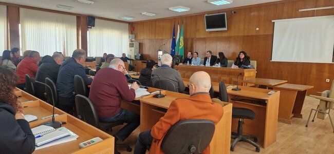 Община Шумен беше домакин на кръгла маса на тема: „Овладяване и намаляване популацията на безстопанствените кучета на територията на община Шумен“