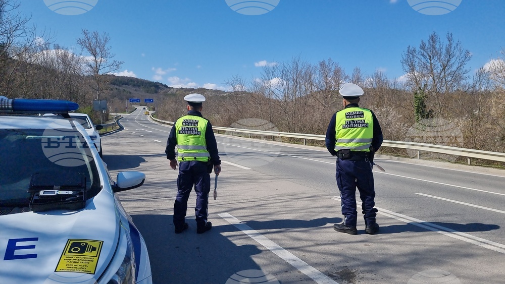 Общо 17 души са пострадали при 12 катастрофи в страната през последното денонощие