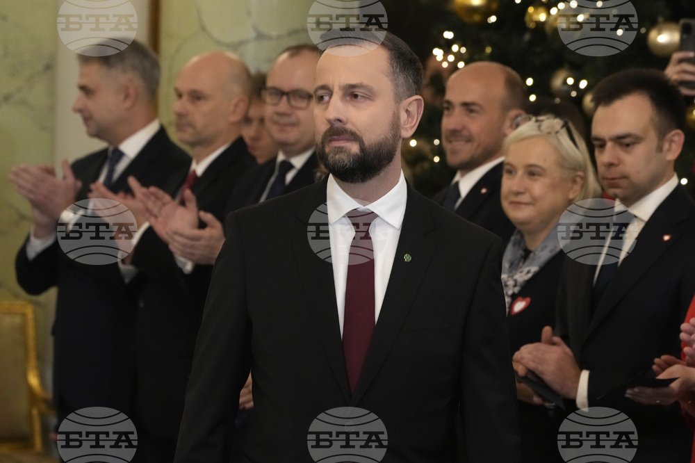 Коментар на министъра на отбраната, че всеки гражданин трябва да има "бойна готовност" за евакуация, поражда критики в Полша