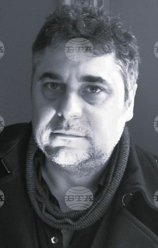 Скърбим за загубата на големия български писател Алек Попов, написа министър-председателят в оставка Николай Денков
