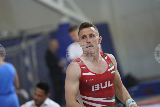 Еди Пенев спечели сребърно отличие на финала на земя на Световната купа по спортна гимнастика в Кайро, Валентина Георгиева завърши четвърта на прескок