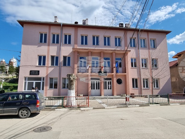 Петима кандидати за кмет на село Петърница са регистрирани в Общинската избирателна комисия в Долни Дъбник