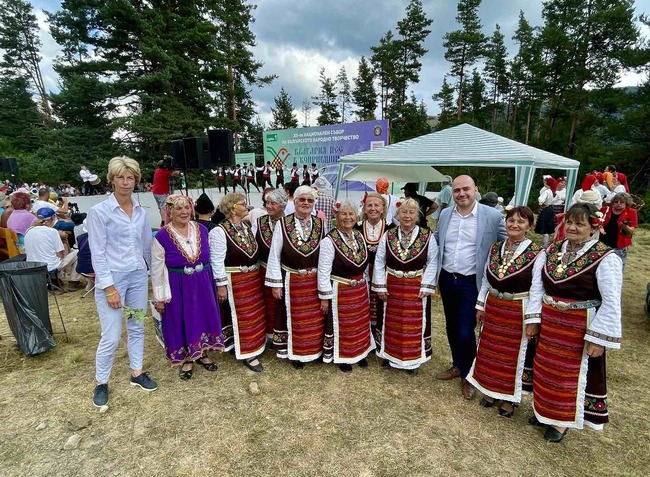 „Златна роза“ за Копривщица: Министърът на туризма д-р Илин Димитров поздрави участниците в 12-я Национален събор на българското народно творчество в Копривщица