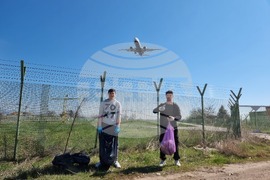 Летище София - акция - почистване