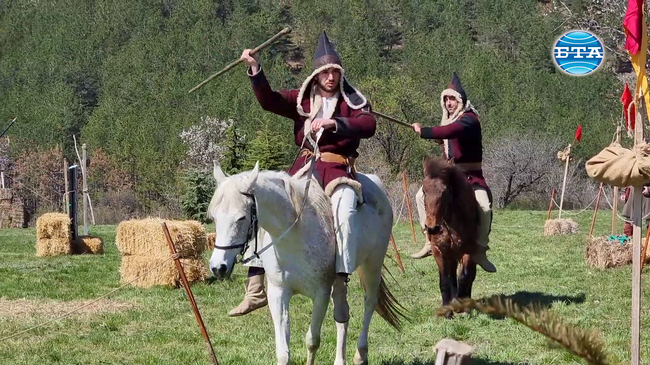 С общоградско празненство "Конете на българите" на крепостта "Туида" край Сливен бе отбелязан Тодоровден