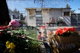 Руско посолство - цветя