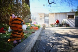 Руско посолство - цветя