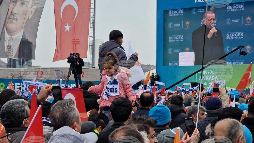In Istanbul, Erdogan Spearheads His Party's Local Elections Campaign