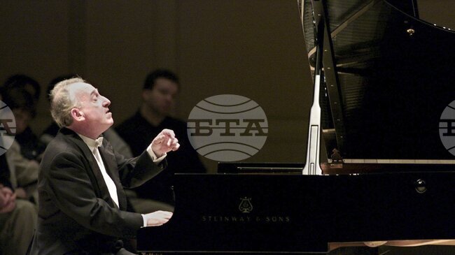 Комплект от 62 диска събира всички записи на пианиста Маурицио Полини и дава пълен поглед върху кариерата му