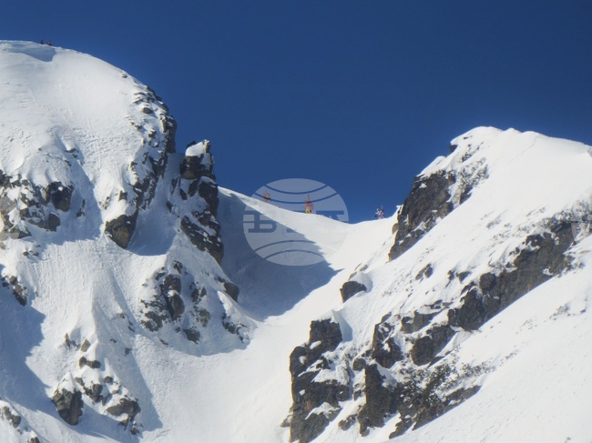 Variable Mountain Hiking Conditions on Monday