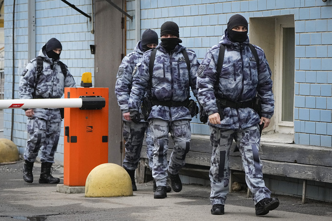 Руски военен съд постанови присъди лишаване от свобода за срок между 12,5 и 18 г. срещу петима души, обвинени в тероризъм и саботаж
