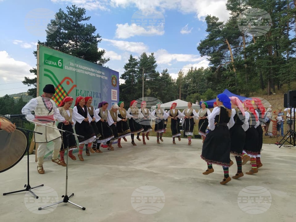 Държавен архив-Перник включва в масивите си записи от представянето в Копривщица на самодейците от региона
