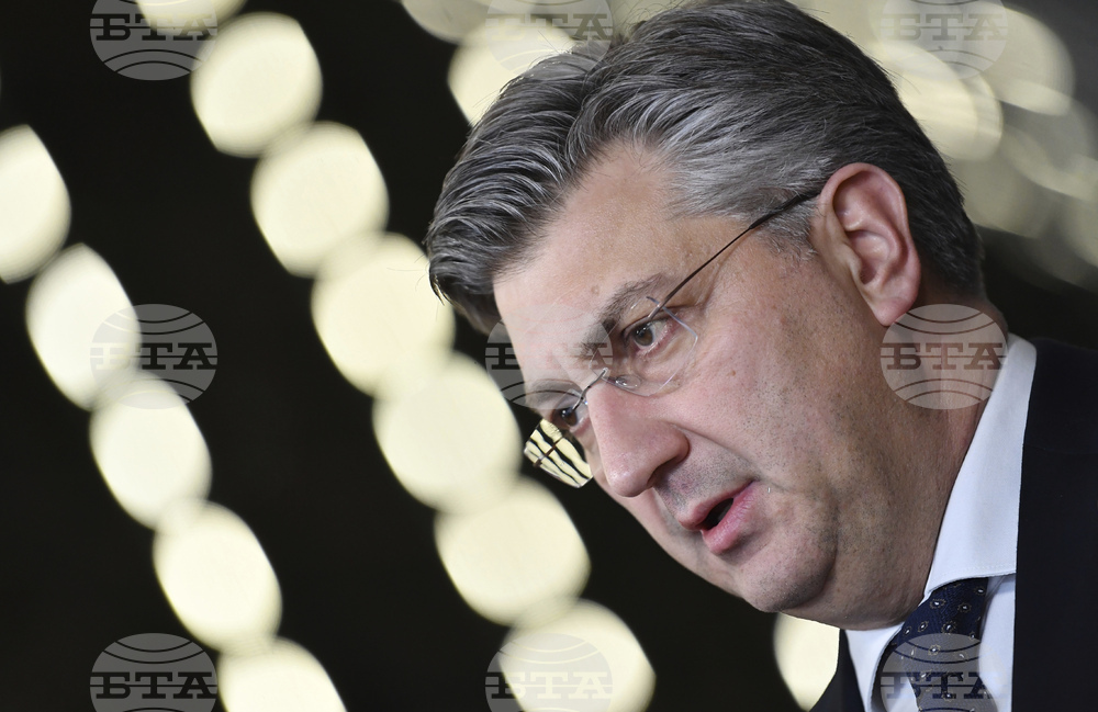 Хърватският премиер посети база на НАТО в Испания