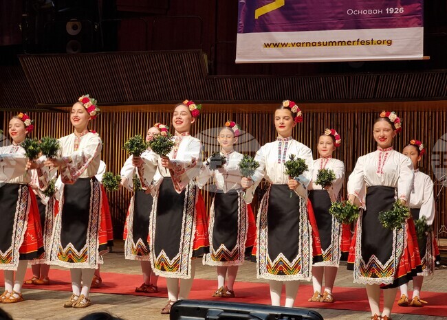 Варна - НУИ "Добри Христов" - концерт "Аз съм българче"