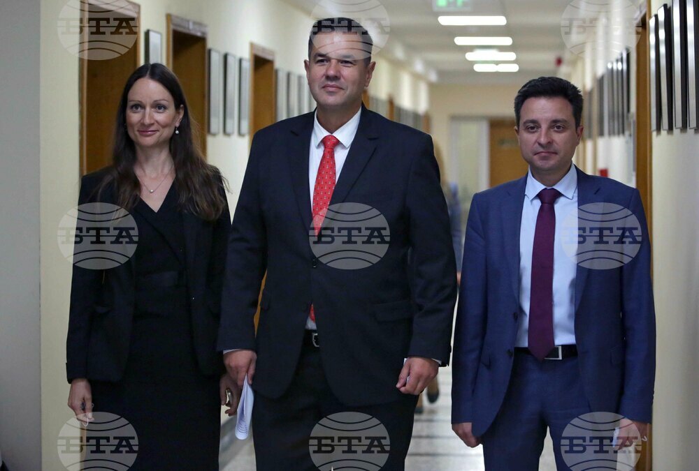 Никола Стоянов - екип - представяне