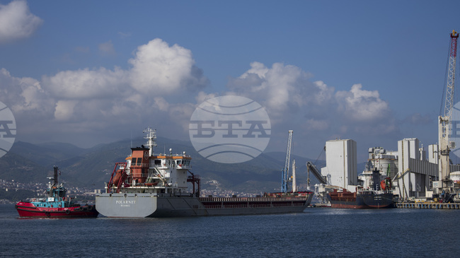 Горящият кораб с пропан-бутан в украинското пристанище Измаил е плавал под турски флаг 