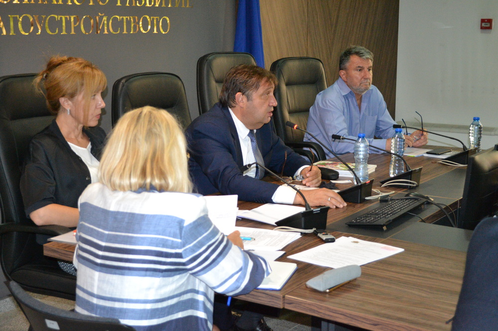 АПИ ще обяви търгове за зимно почистване по съкратена процедура, за да подсигури предстоящия сезон