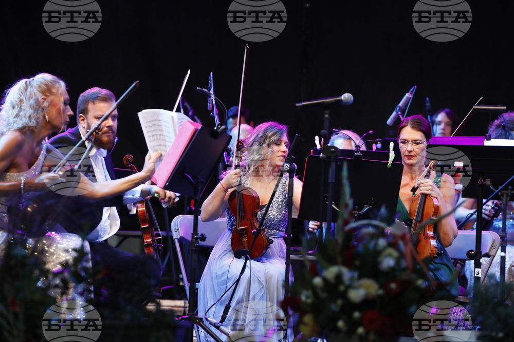 Нощ под звездите - концерт - Vienna Schonbrunn Orchestra