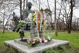 Бургас - Христо Фотев - годишнина - паметник