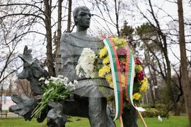 Бургас - Христо Фотев - годишнина - паметник