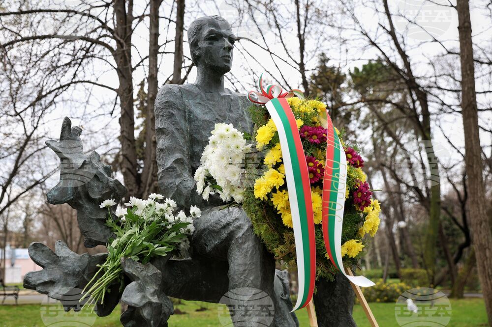Бургас - Христо Фотев - годишнина - паметник