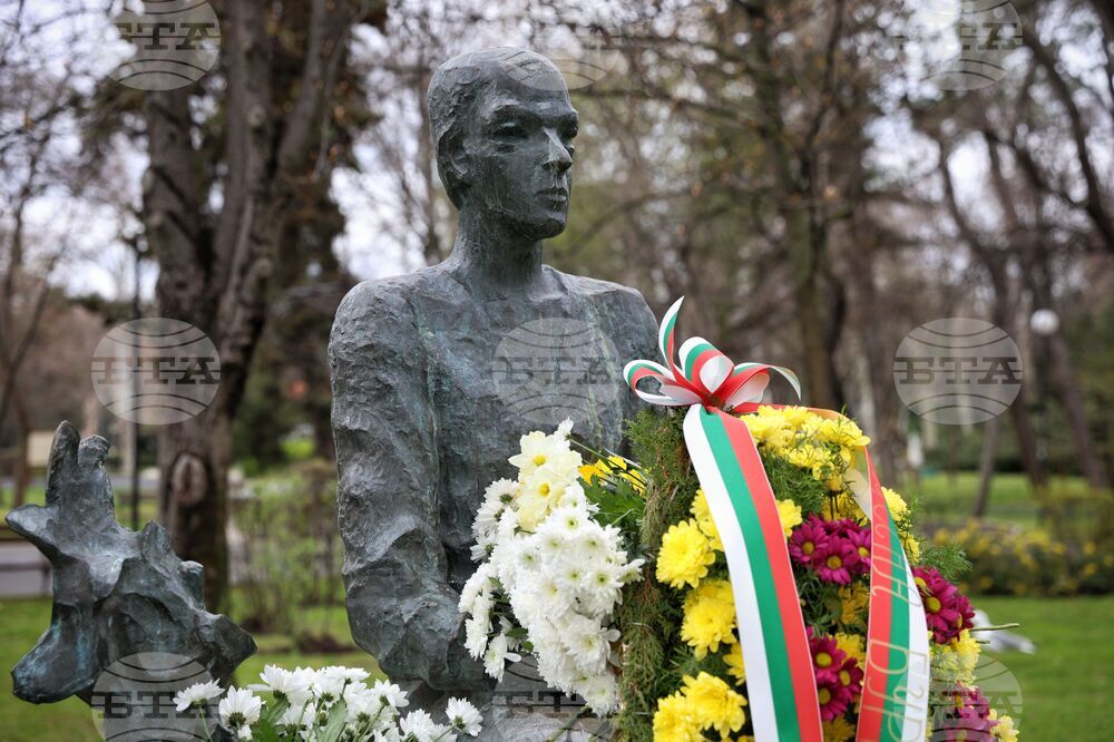 Бургас - Христо Фотев - годишнина - паметник
