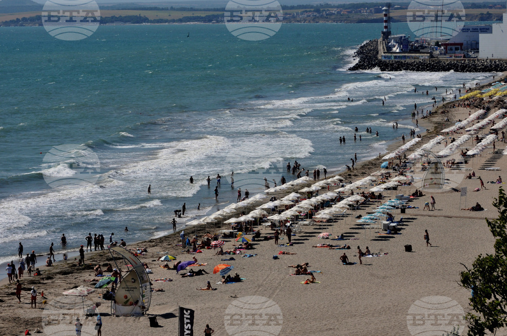 Бургас - плаж - бурно море