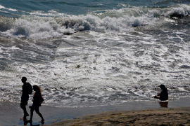 Бургас - плаж - бурно море