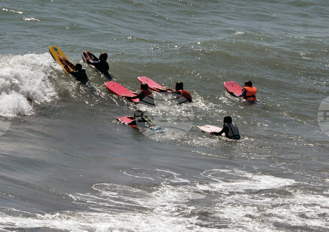 Бургас - плаж - бурно море