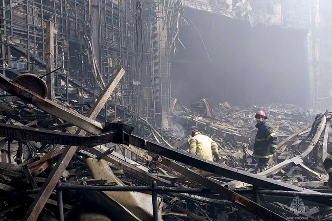 Руски съд остави в ареста осми заподозрян за нападението в концертна зала край Москва