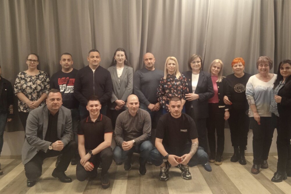 БСП прие близо 500 нови социалисти от началото на годината досега 