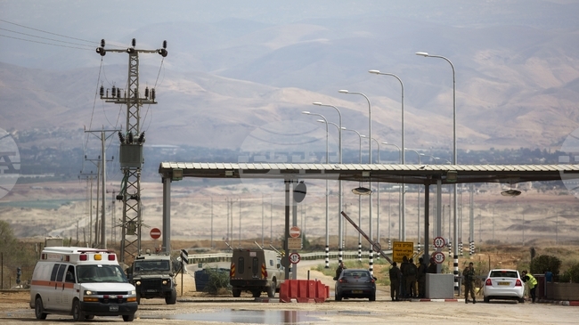 Израел ще отвори отново граничния пункт „Алънби“ с Йордания за преминаване на стоки и хуманитарна помощ