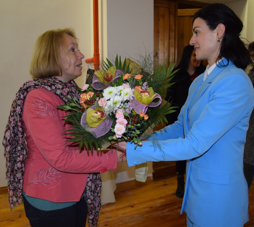 Областна администрация Видин: Заместник областният управител бе гост на премиера на книга-албум „Картички с истории от Видин и Белоградчик“ и изложба, посветена на Международния ден на пощенската картичка 